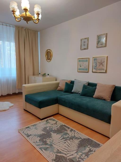 Garsoniera Centrala Renovata Bukarest Kültér fotó